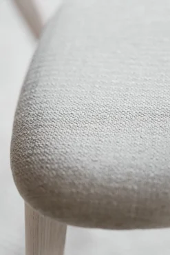 Ami stol vitpigmenterad ek/beige-grått tyg