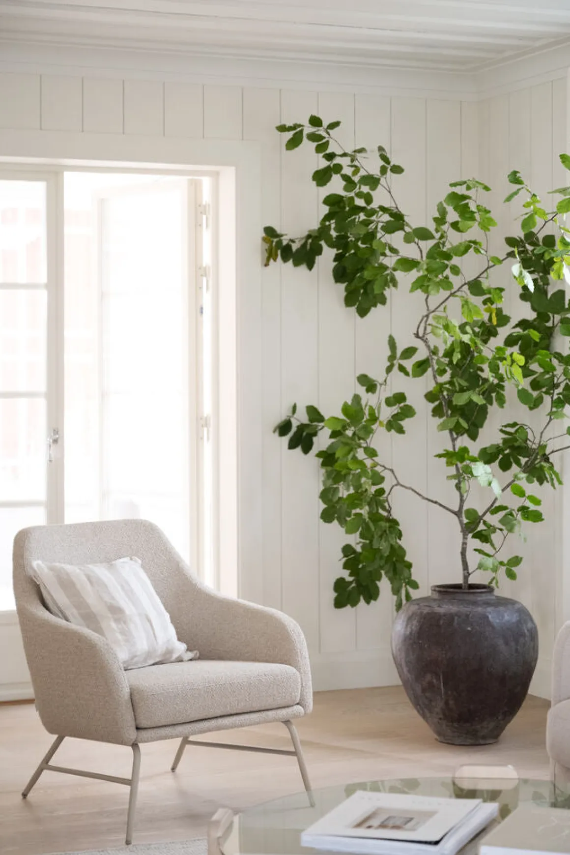 Eldwin fåtölj beige tyg/beige metall