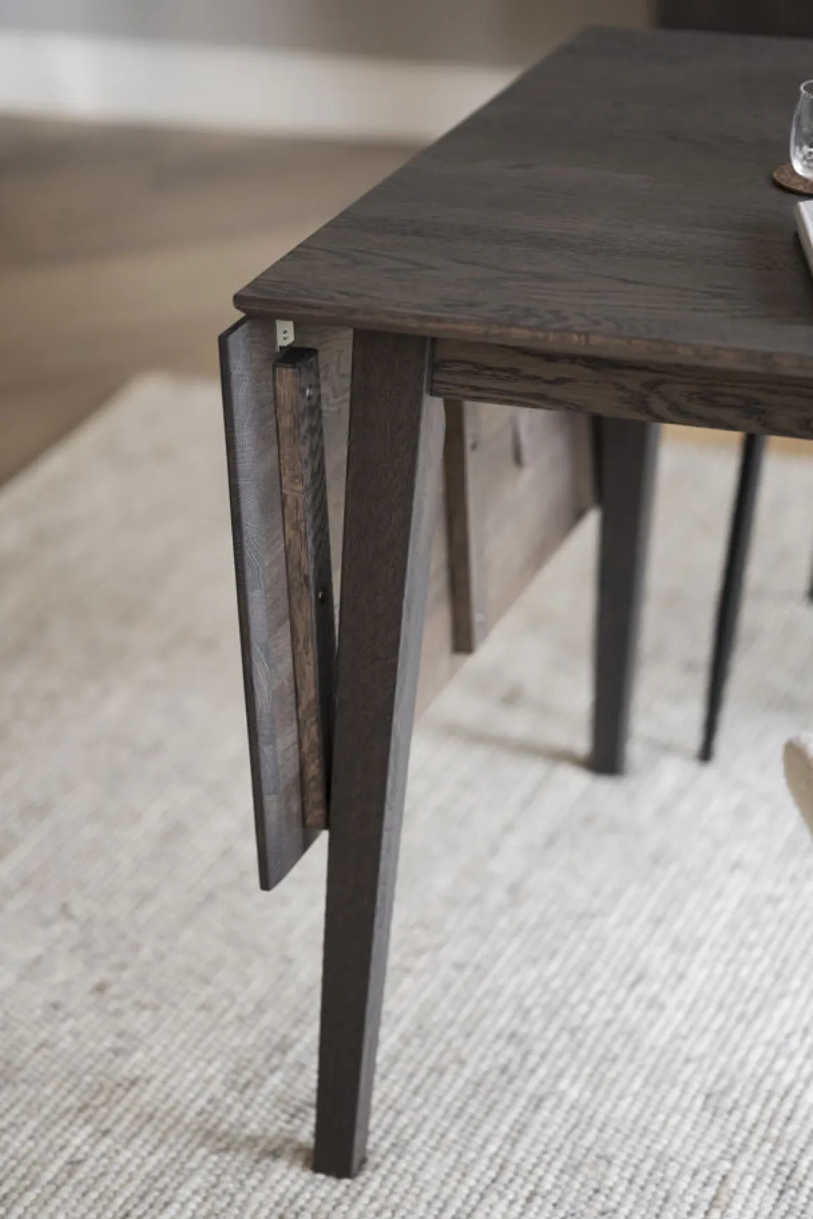Filippa klaffbord 80+45 mörkbrun ek