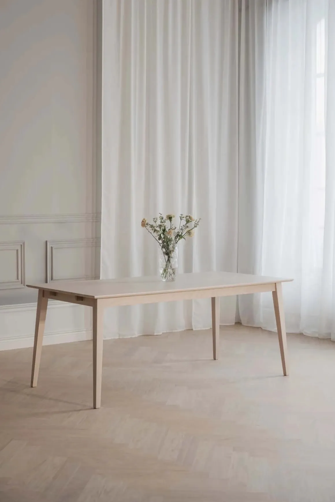 FILIPPA MATBORD VITPIGMENTERAD 180X90