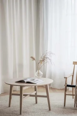 FILIPPA SOFFBORD RUND VITPIGMENTERAD