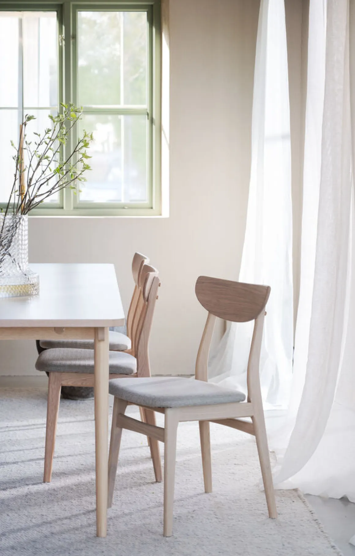 Rodham stol vitpigment ek/grå-beige
