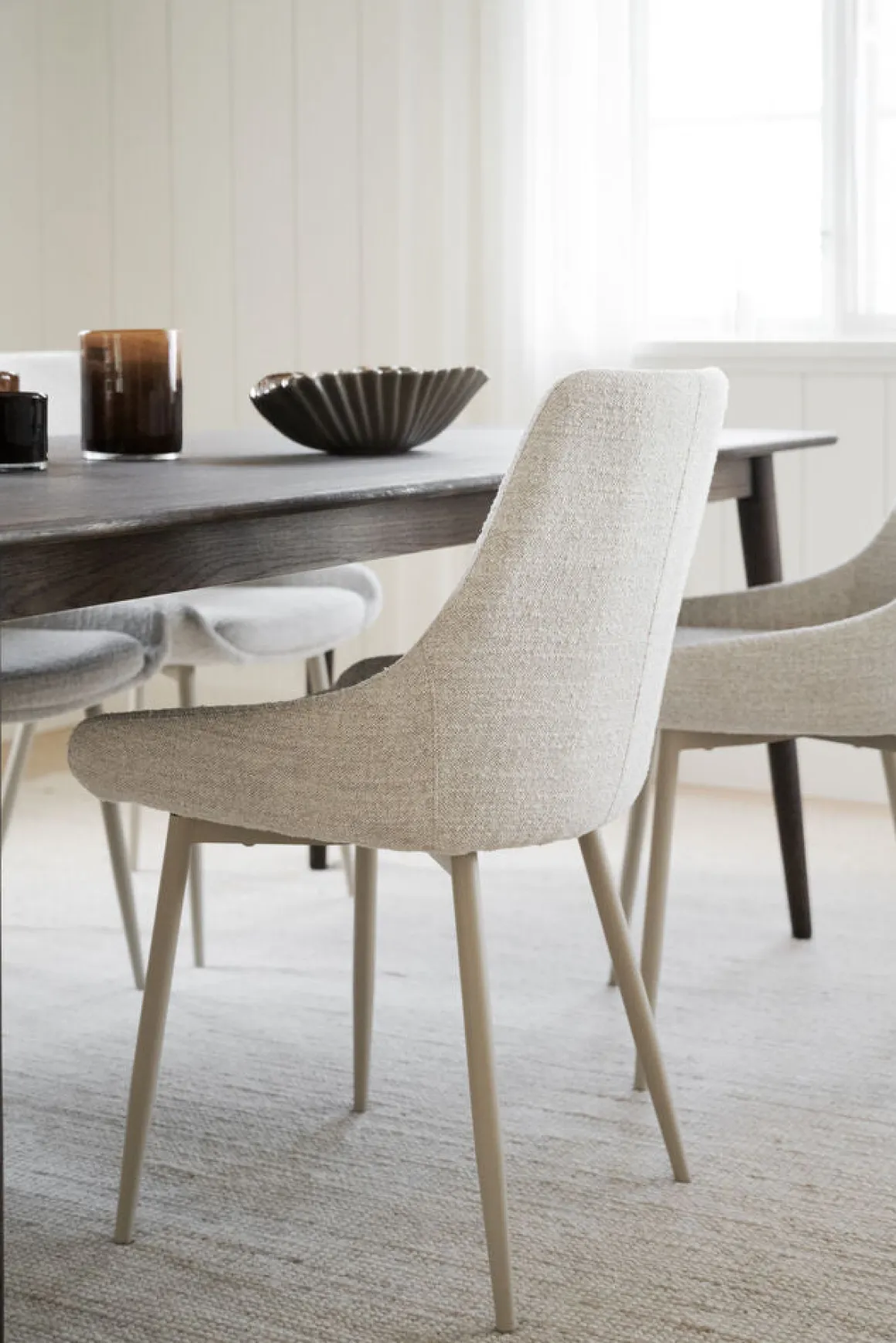 Sierra stol ljusbeige tyg/beige metallben